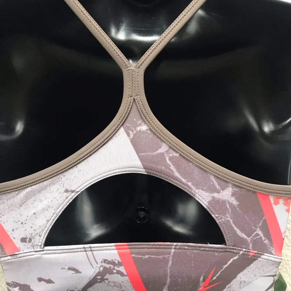 Reebok Workout Ready AOP marble print sports bra - Picture 6 of 10